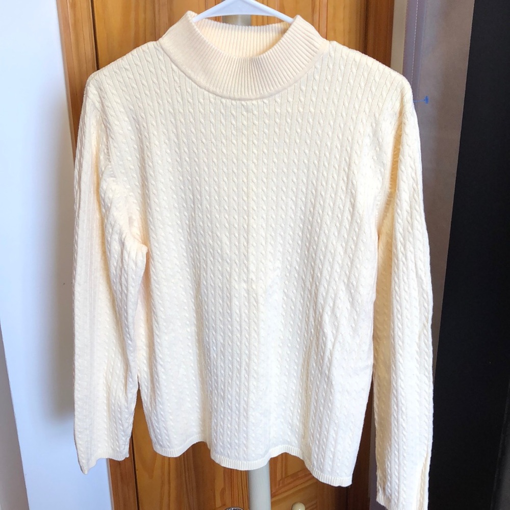 NWOT karen scott women's crew neck middle collar knit sweater